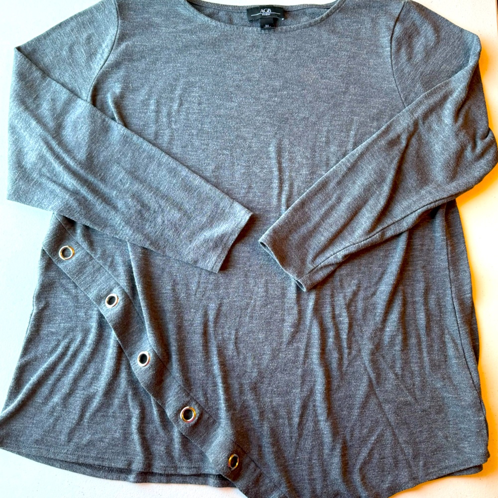 AGB Woman Sweater Asymmetrical Hem | Size 2X